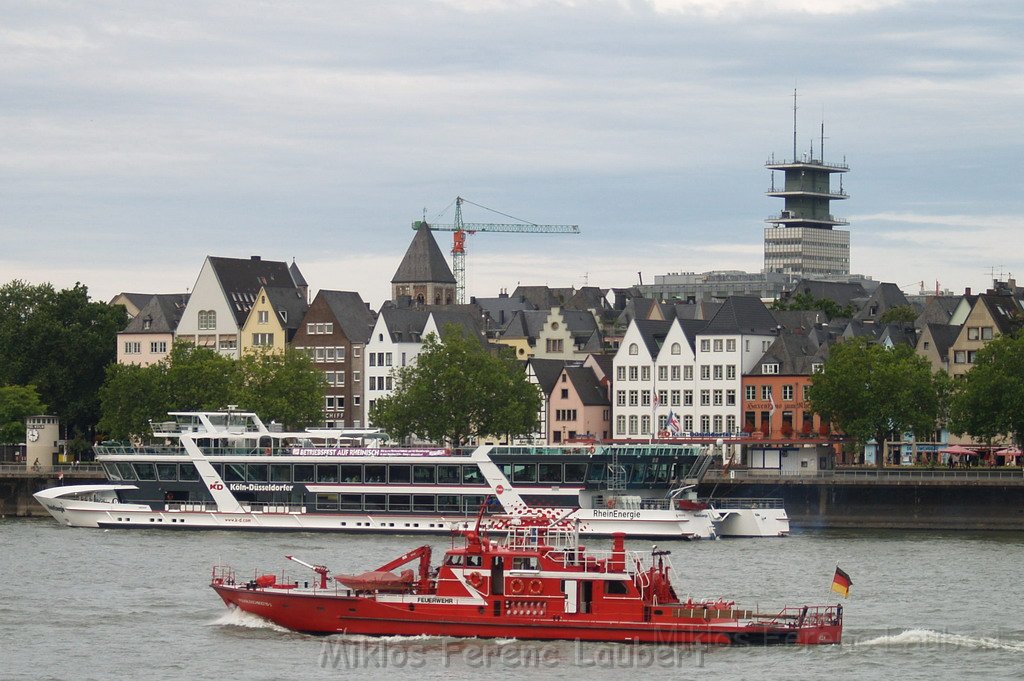 Feuerloeschboot 10-2      P006.JPG